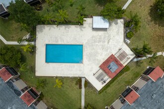 Fairview Of California Club in Miami, FL - Foto de edificio - Building Photo