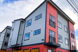 3715 E McKinley Ave in Tacoma, WA - Building Photo - Interior Photo