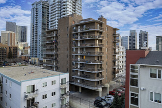 Fontainebleau Estates in Calgary, AB - Building Photo - Building Photo