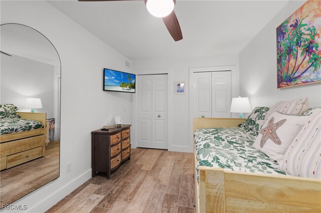 10562 Gulf Shore Dr in Naples, FL - Building Photo - Building Photo