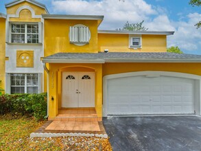 10117 NW 55th Terrace in Doral, FL - Building Photo - Building Photo