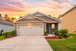 2446 Oak Stream Dr in Green Cove Springs, FL - Building Photo