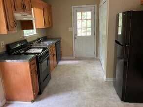 222 Shadow Wood Dr in Douglasville, GA - Building Photo - Building Photo