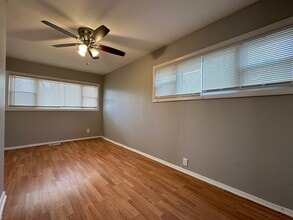 1009 N Parkside Ave, Unit 2 in Chicago, IL - Foto de edificio - Building Photo