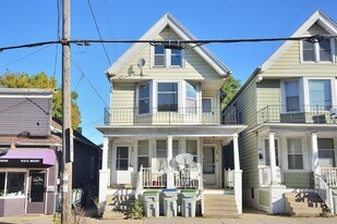 818-820-820 E Brady St, Unit 820 in Milwaukee, WI - Building Photo