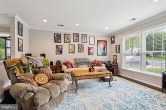 7 McCarty Ct in Sterling, VA - Building Photo - Building Photo