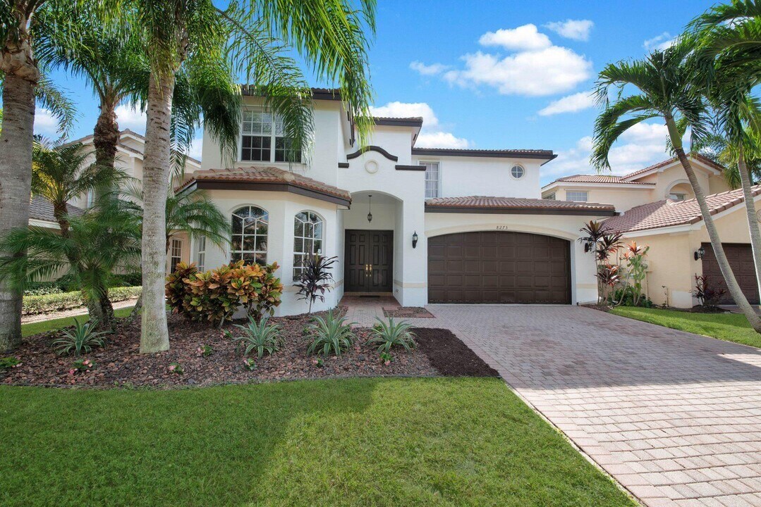 8273 Emerald Winds Cir in Boynton Beach, FL - Building Photo