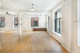 112 Mcgill Rue in Montréal, QC - Building Photo - Building Photo