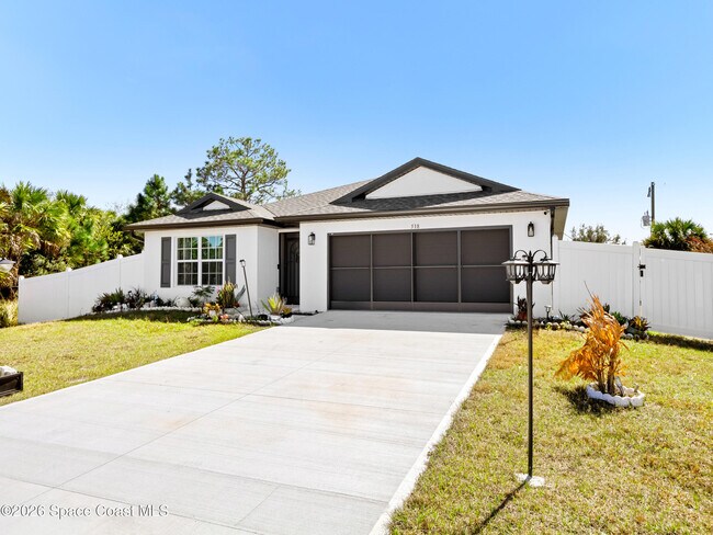 518 Gantry St SW in Palm Bay, FL - Building Photo - Building Photo