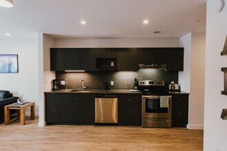 221 Stradbrook Ave in Winnipeg, MB - Building Photo - Building Photo
