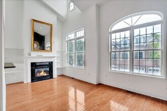 100 Abbie Ct in Guttenberg, NJ - Building Photo - Building Photo