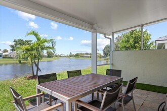 2573 Country Golf Dr in West Palm Beach, FL - Foto de edificio - Building Photo