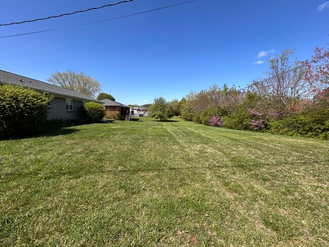 414 Lee Dr in Morristown, TN - Building Photo - Building Photo