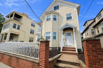 35 Foster St in Boston, MA - Building Photo - Building Photo