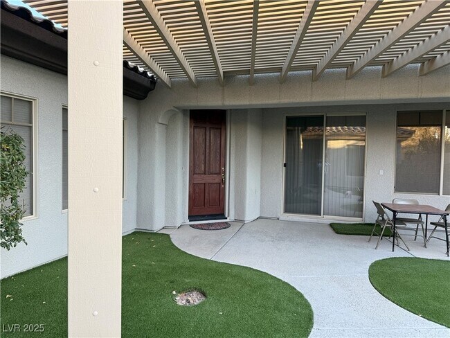 101 Emerald Dunes Cir in Henderson, NV - Foto de edificio - Building Photo