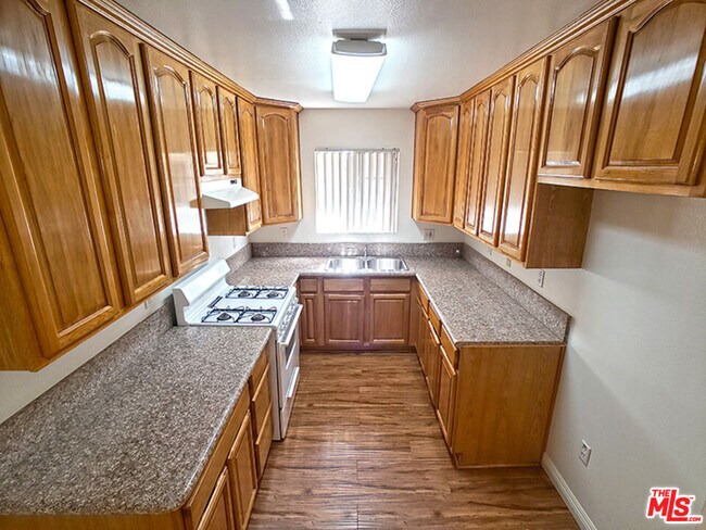 954 Fedora St-Unit -A in Los Angeles, CA - Building Photo - Building Photo