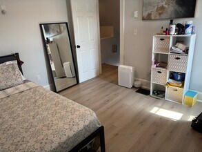 451 New Park Ave, Unit Fl 3 in West Hartford, CT - Building Photo - Building Photo