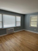 6259 N Milwaukee Ave, Unit ONE BEDROOM in Chicago, IL - Building Photo - Building Photo