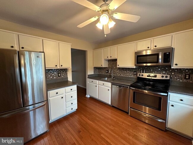 property at 5512 Winford Ct