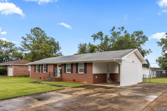 4301 Richardson Dr NW in Huntsville, AL - Foto de edificio - Building Photo