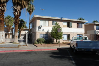 2105 Sunrise Ave in Las Vegas, NV - Building Photo - Building Photo