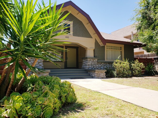 400 W Stocker St in Glendale, CA - Foto de edificio - Building Photo