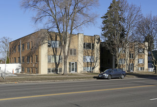 705 Snelling Ave S in St. Paul, MN - Building Photo - Building Photo