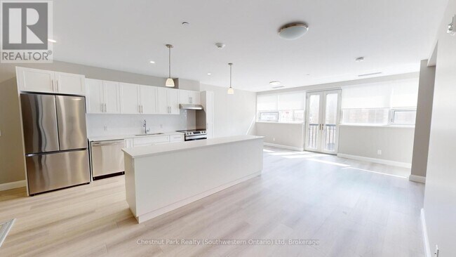 2-202 Quebec St in Guelph, ON - Building Photo - Building Photo