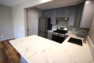 703 N Lincoln St in Orange, CA - Building Photo - Building Photo