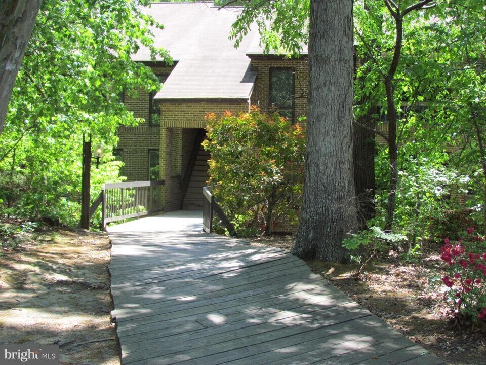 44691 White Oak Ct in California, MD - Building Photo