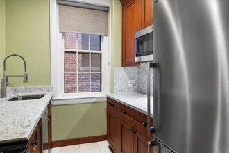 80 West Cedar St, Unit 1 in Boston, MA - Building Photo - Building Photo