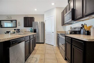 203 Fall Glo Rd in Winter Haven, FL - Building Photo - Building Photo