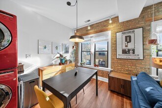 1362 W Estes Ave in Chicago, IL - Building Photo - Building Photo
