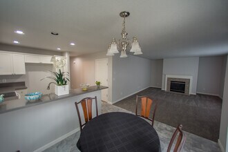 16832 NW Oak Creek Dr in Beaverton, OR - Building Photo - Building Photo