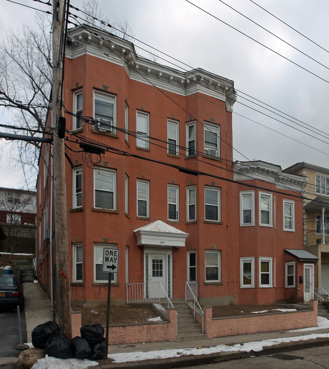 457-459 Locust St in Mount Vernon, NY - Building Photo