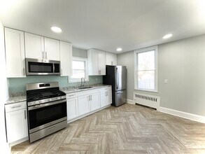 135 W 30th St in Bayonne, NJ - Building Photo - Building Photo