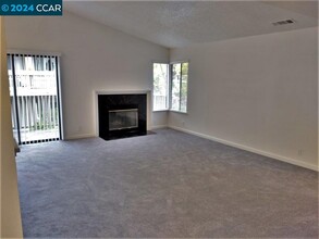 3889 Crow Canyon Rd-Unit -Ca 94582 in San Ramon, CA - Foto de edificio - Building Photo