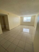 606 W 81st St in Hialeah, FL - Building Photo - Building Photo