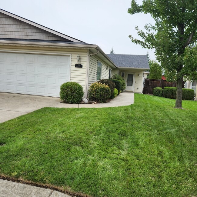 property at 175 E Jeffrey Pine Ln