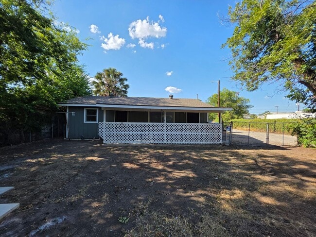 116 Stonewall St in San Antonio, TX - Foto de edificio - Building Photo