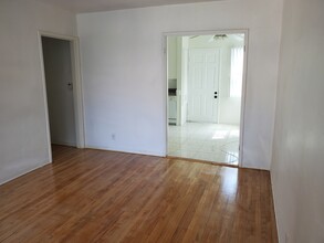 11740 Missouri Ave, Unit 11740 in Los Angeles, CA - Building Photo - Building Photo