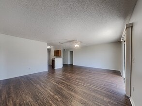 624 Fallen Timbers Dr in Orange Park, FL - Foto de edificio - Building Photo