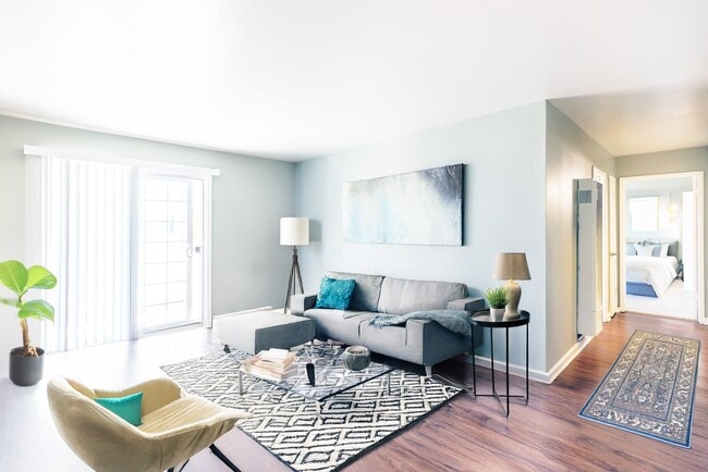 Courtyard Apartments