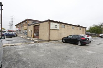 8401-8411 S Harlem Ave in Burbank, IL - Building Photo - Building Photo