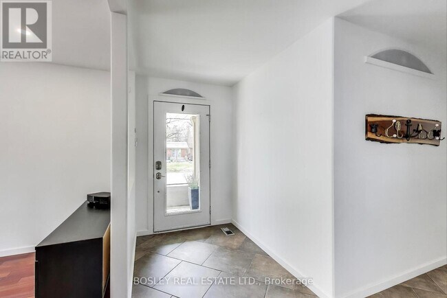 4 Thomas Ave in Toronto, ON - Building Photo - Building Photo
