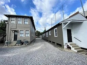 6333 S Johnson St in New Orleans, LA - Foto de edificio - Building Photo