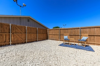 Oak Creek Apartments in Lubbock, TX - Building Photo - Building Photo