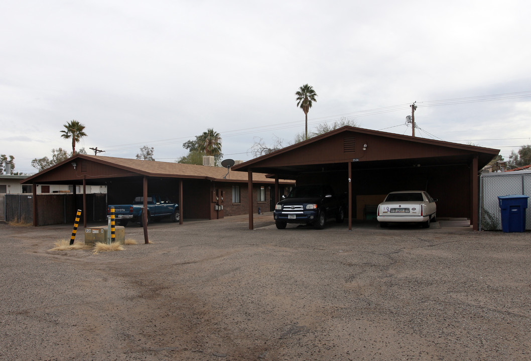 2528-2542 E Lester St in Tucson, AZ - Building Photo