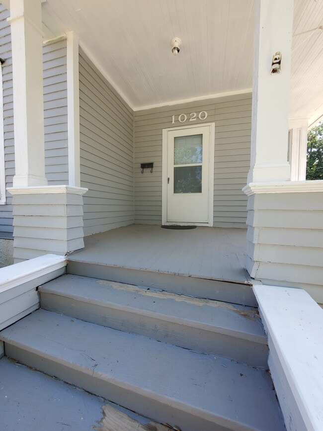 1020 N Iowa Ave in York, NE - Building Photo - Building Photo