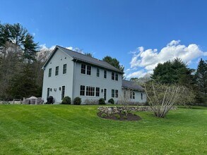 126 River Rd in Washington, CT - Building Photo - Building Photo